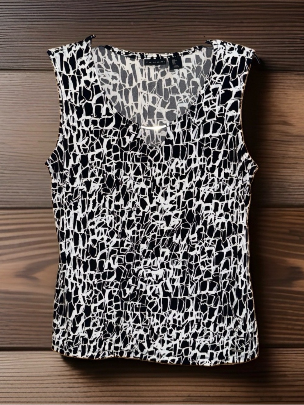 Tahari Black & White Abstract Print Sleeveless Top-Silver Neckline Accent-L-EC